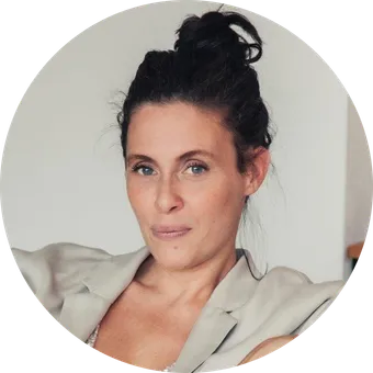 Dr. Miriam Stark - Autorin von Natural Flow und Begründerin des zyklusorientierten Lebens